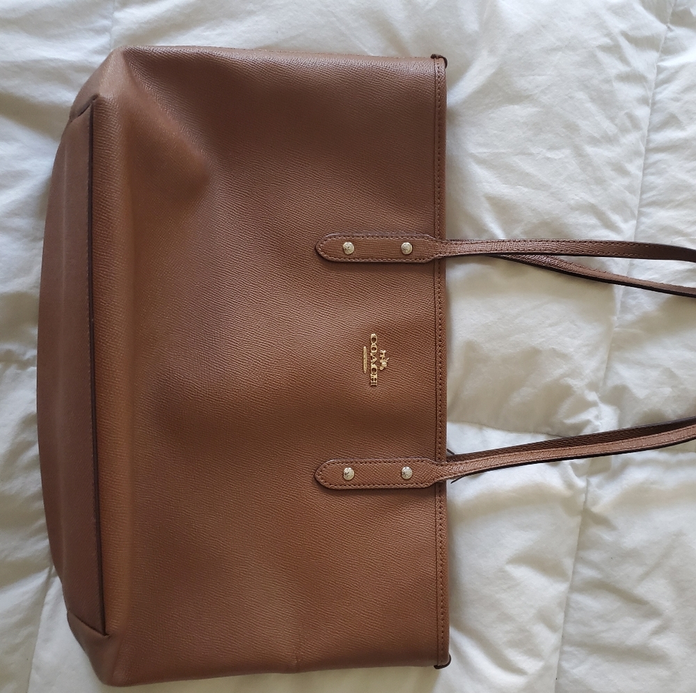 Coach beautiful brown bag, gently used.